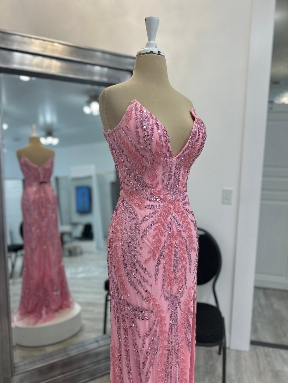 Primavera Couture Candy Pink Beaded Gown – Size 4 – New Store Stock - Picture 5 of 7